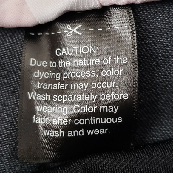 NWT Ingrid + Isabel Black Denim Maternity Shorts - Picture 7 of 8